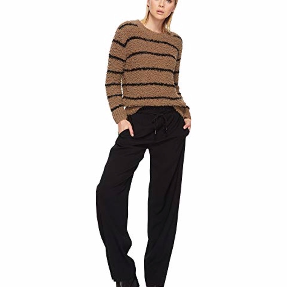 Vince Sweaters - NWT!! Vince- Fuzzy Teddy Cropped Sweater!!!